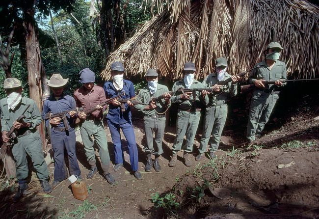 Guerrillas PGT en el campamento