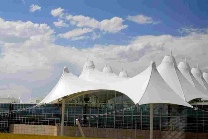 Arquitectura de membrana extensible, aeropuerto de Denver 1995, Colorado