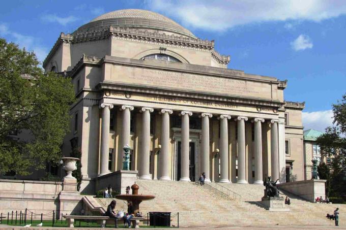 Biblioteca baja en la Universidad de Columbia