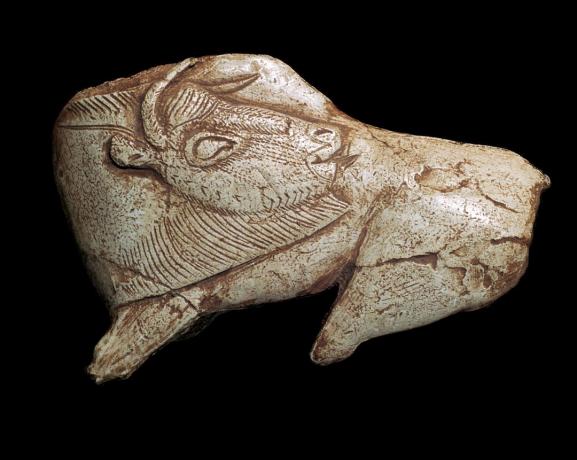 Atlatl Spear Thrower, tallado como un bisonte, La Madeleine, Dordogne Valley, Francia, ca 15,000 BP