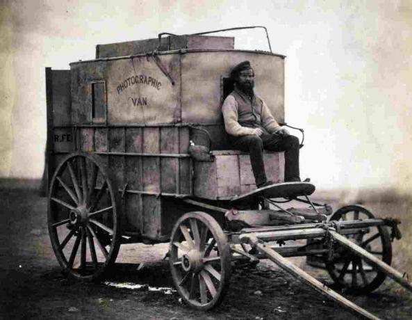 Fotografía de la furgoneta fotográfica de Roger Fenton utilizada en la Guerra de Crimea