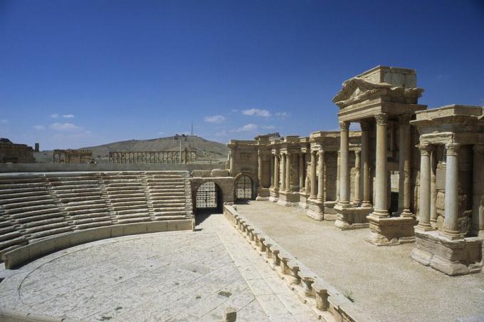 Restaurado teatro romano al aire libre de piedra y mármol en Palmyra, Siria