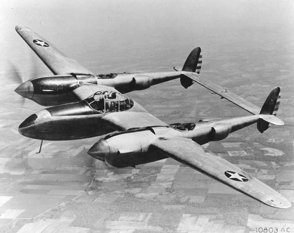 Un rayo YP-38 en vuelo.