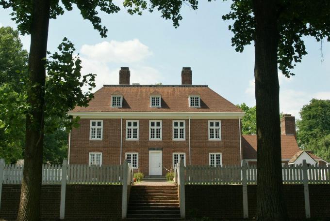 Pennsbury Manor, 1683, la modesta casa georgiana de William Penn en Morrisville, Pennsylvania