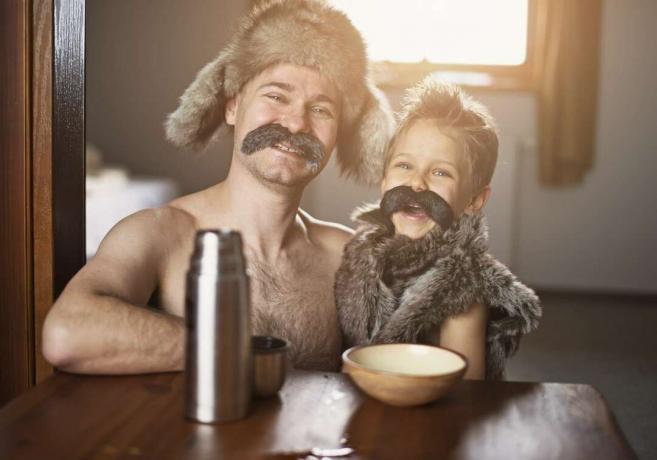 De tal padre tal hijo - retrato con grandes bigotes