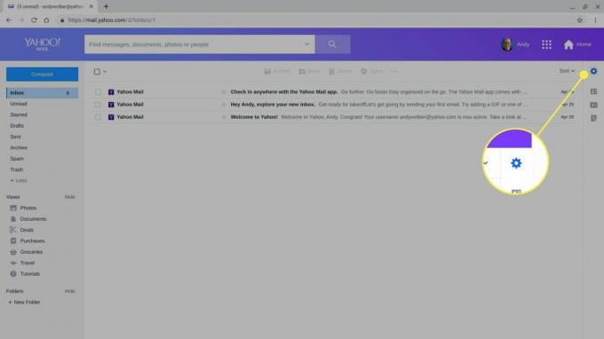 El engranaje de Configuración en Yahoo Mail