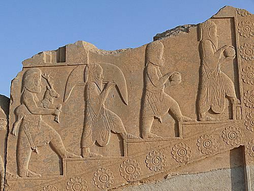 Escultura en relieve de Tachara, el palacio privado de Darío el Grande en Persépolis.