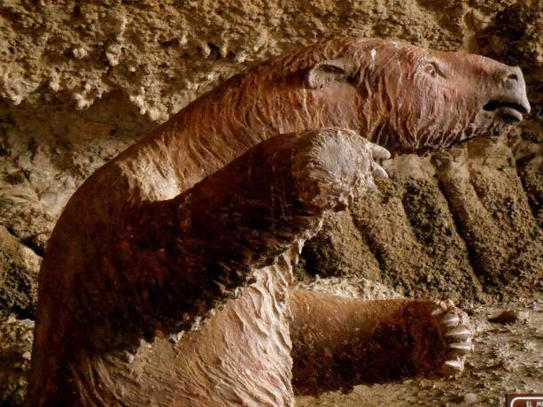 Réplica de Mylodon extinto, perezoso molido de la Patagonia