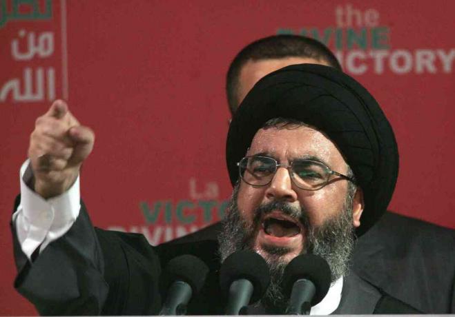 El líder de Hezbollah, Sayyed Hassan Nasrallah, habla en un mitin el 22 de septiembre de 2006 en Beirut, Líbano.