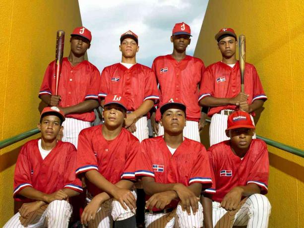 Jugadores de béisbol dominicanos adolescentes