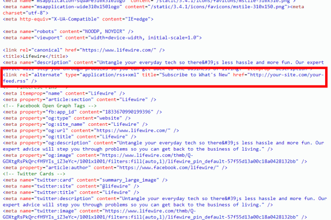 Captura de pantalla de la fuente de la página de un sitio web con un enlace RSS incluido