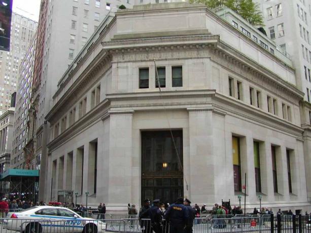 El edificio J.P.Morgan en la esquina de Wall Street y Broad Street.