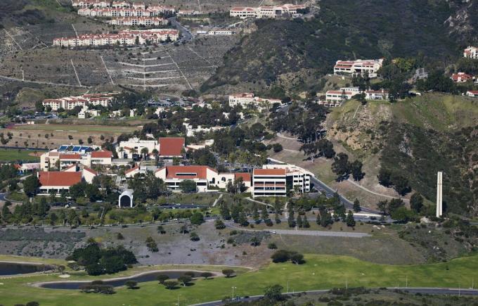 Vista aérea del campus de la Universidad de Pepperdine, Malibu, California