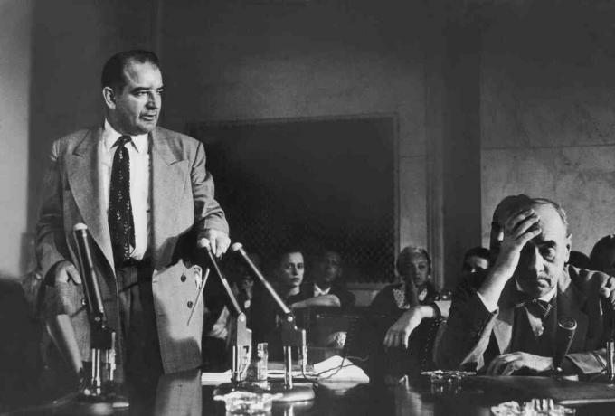 fotografía del senador Joseph McCarthy y el abogado Joseph Welch