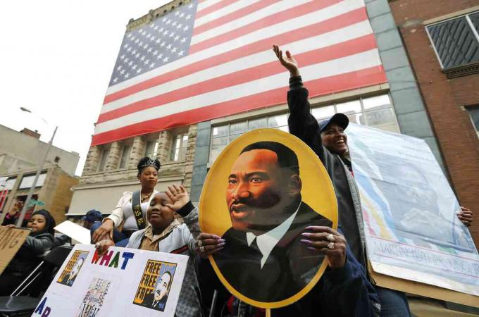 Memphis celebra el día de Martin Luther King con marcha al motel Lorraine