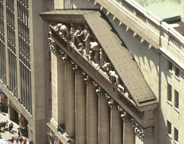 NYSE Broad Street fachada desde arriba, frontón, claraboya