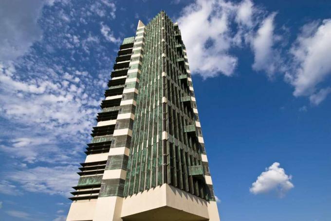 The Price Company Tower por Frank Lloyd Wright en Bartlesville, Oklahoma