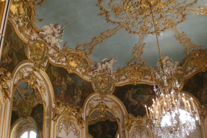 Detalle de la cámara oval en el Hôtel de Soubise en París, Francia