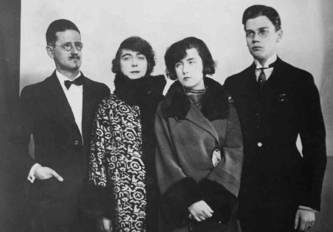 foto de James Joyce y familia