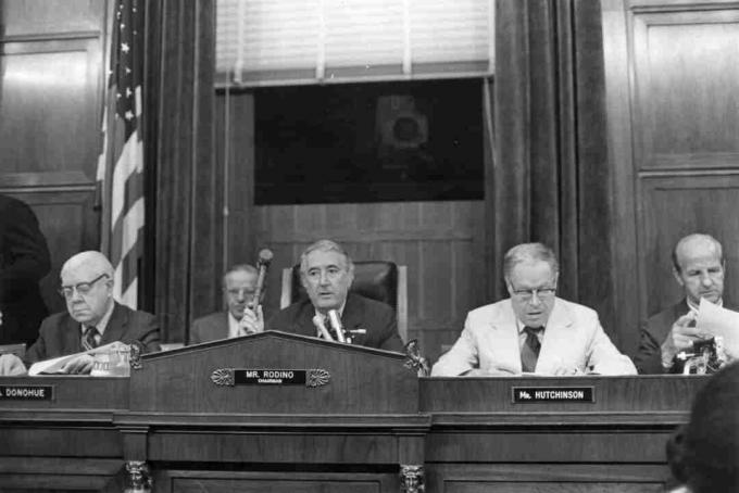 Fotografía de audiencias de juicio político en 1974.